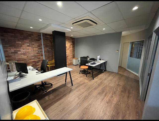 190M² OFFICE TO LET IN GREEN POINT